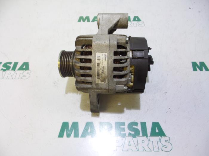 Gebruikte Dynamo Alfa Romeo 159 (939AX) 1.8 TBI 16V Prijs € 79,99 Margeregeling aangeboden door Maresia Parts