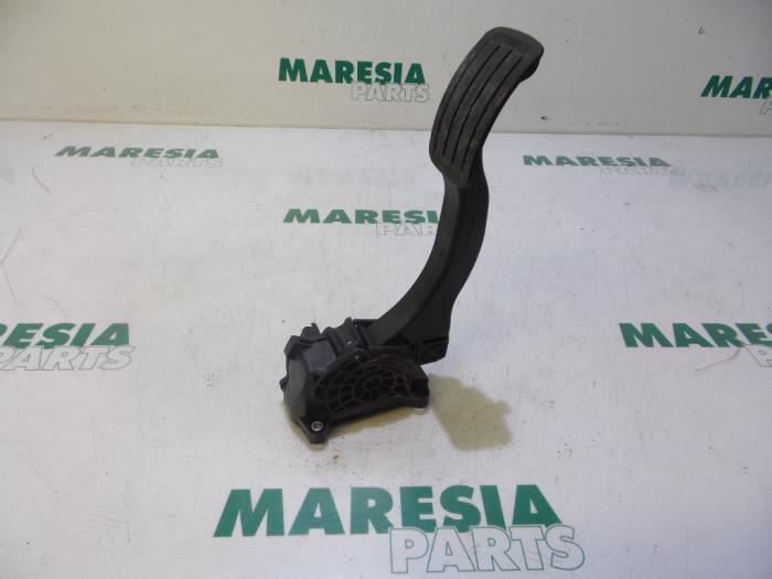 Gebruikte Gaspedaalpositie Sensor Citroen C4 Grand Picasso (3A) 1.6 HDiF 115 Prijs € 30,00 Margeregeling aangeboden door Maresia Parts