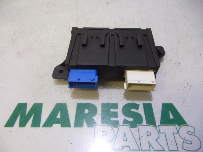 Gebruikte Computer Diversen Citroen C4 Grand Picasso (3A) 1.6 HDiF 115 Prijs € 49,95 Margeregeling aangeboden door Maresia Parts