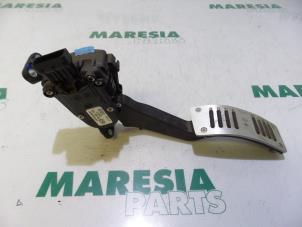 Gebruikte Sensor Gaspedaalpositie Alfa Romeo 159 (939AX) 1.8 TBI 16V Prijs € 50,00 Margeregeling aangeboden door Maresia Parts