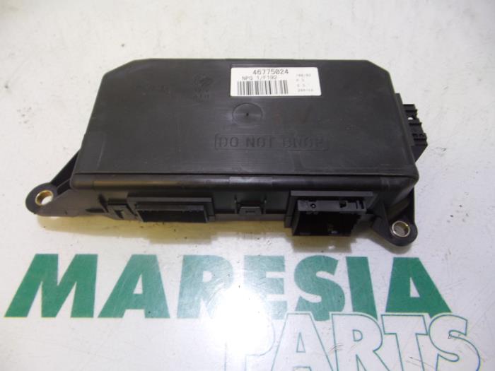 Gebruikte Computer Diversen Fiat Stilo (192A/B) 1.2 16V 3-Drs. Prijs € 35,00 Margeregeling aangeboden door Maresia Parts