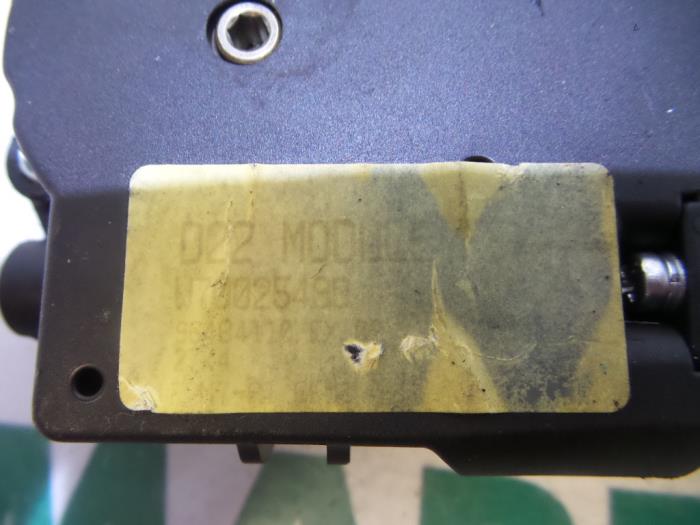 Schuifdak Motor van een Peugeot 407 SW (6E) 2.0 HDiF 16V 2005