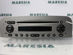 Gebruikte Radio CD Speler Alfa Romeo 147 (937) 1.6 HP Twin Spark 16V Prijs € 40,00 Margeregeling aangeboden door Maresia Parts
