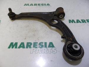 Gebruikte Draagarm onder links-voor Fiat Stilo (192A/B) 1.2 16V 3-Drs. Prijs € 35,00 Margeregeling aangeboden door Maresia Parts