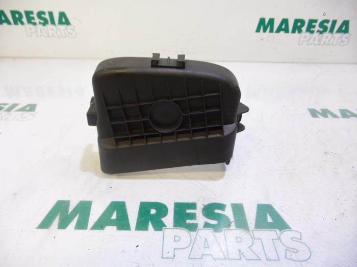 Gebruikte Distributiedeksel Peugeot 206 (2A/C/H/J/S) 1.4 XR,XS,XT,Gentry Prijs € 20,00 Margeregeling aangeboden door Maresia Parts