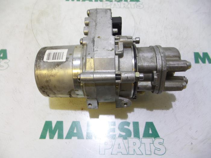 Gebruikte Pomp Servo Citroen C5 II Berline (RC) 2.0 16V Prijs € 157,50 Margeregeling aangeboden door Maresia Parts