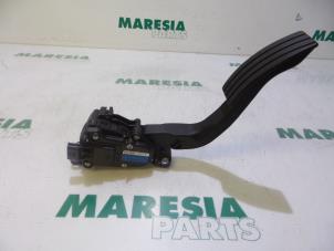 Gebruikte Gaspedaalpositie Sensor Renault Twingo II (CN) 1.2 16V Prijs € 40,00 Margeregeling aangeboden door Maresia Parts