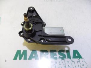 Gebruikte Ruitenwissermotor achter Renault Clio II (BB/CB) 1.4 16V Prijs € 25,00 Margeregeling aangeboden door Maresia Parts