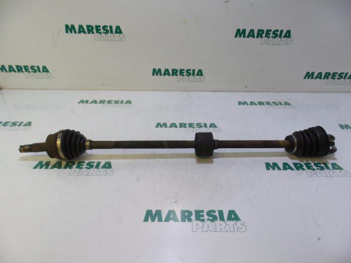 Gebruikte Steekas rechts-voor Fiat Marea Weekend (185BX/CX) 1.6 SX,ELX 16V Prijs € 35,00 Margeregeling aangeboden door Maresia Parts