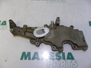 Gebruikte Kleppendeksel Renault Clio II (BB/CB) 1.4 16V Prijs € 20,00 Margeregeling aangeboden door Maresia Parts