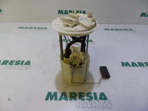 Gebruikte Brandstofpomp Elektrisch Fiat Stilo (192A/B) 1.2 16V 3-Drs. Prijs € 20,00 Margeregeling aangeboden door Maresia Parts
