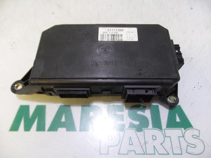 Gebruikte Computer Diversen Fiat Stilo (192A/B) 1.2 16V 3-Drs. Prijs € 35,00 Margeregeling aangeboden door Maresia Parts