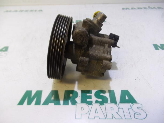 Gebruikte Servopomp Fiat Scudo (220Z) 2.0 JTD 16V Prijs € 75,00 Margeregeling aangeboden door Maresia Parts
