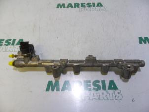 Gebruikte Injector brug Alfa Romeo GT (937) 2.0 JTS 16V Prijs € 85,00 Margeregeling aangeboden door Maresia Parts