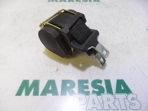 Gebruikte Veiligheidsgordel midden-achter Peugeot 607 (9D/U) 2.0 16V Prijs € 35,00 Margeregeling aangeboden door Maresia Parts