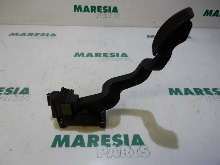 Gebruikte Gaspedaalpositie Sensor Fiat Stilo (192A/B) 2.4 20V Abarth 3-Drs. Prijs € 25,00 Margeregeling aangeboden door Maresia Parts