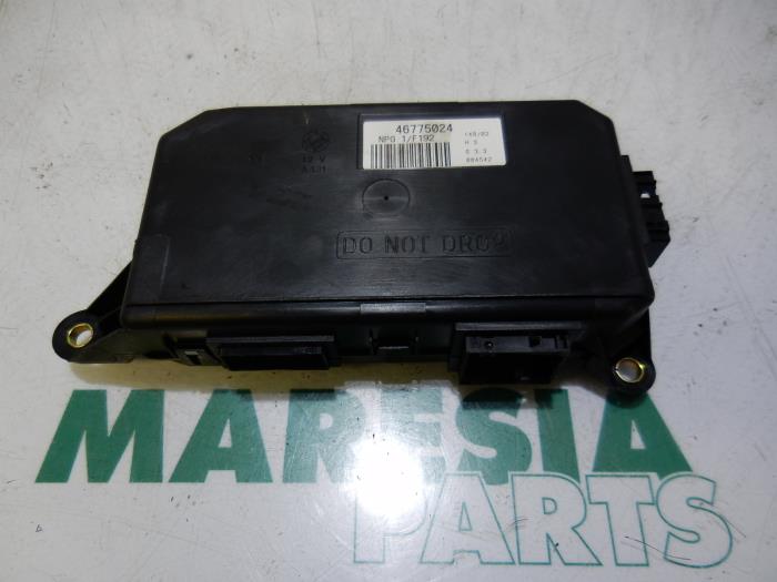 Gebruikte Computer Diversen Fiat Stilo (192A/B) 2.4 20V Abarth 3-Drs. Prijs € 35,00 Margeregeling aangeboden door Maresia Parts