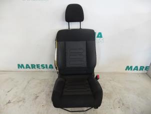 Gebruikte Voorstoel rechts Citroen C4 Cactus (0B/0P) 1.6 Blue Hdi 100 Prijs € 100,00 Margeregeling aangeboden door Maresia Parts
