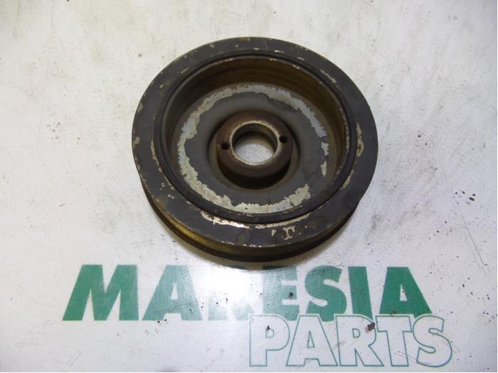 Gebruikte Poelie Krukas Fiat Scudo (220Z) 2.0 JTD 16V Prijs € 25,00 Margeregeling aangeboden door Maresia Parts