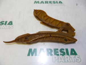 Gebruikte Distributiedeksel Peugeot 3008 I (0U/HU) 1.6 VTI 16V Prijs € 20,00 Margeregeling aangeboden door Maresia Parts