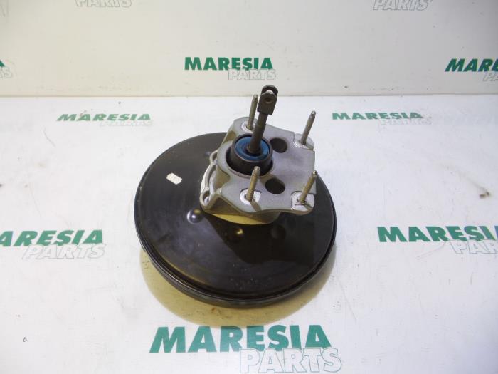 Gebruikte Rembooster Renault Scénic III (JZ) 1.4 16V TCe 130 Prijs € 35,00 Margeregeling aangeboden door Maresia Parts