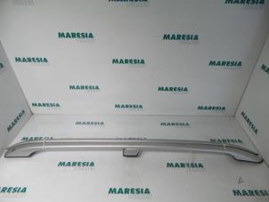 Gebruikte Dakrail set Renault Megane II Grandtour (KM) 1.5 dCi 105 FAP Prijs € 105,00 Margeregeling aangeboden door Maresia Parts