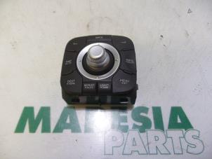 Gebruikte Schakelaar (diversen) Renault Grand Scénic III (JZ) 1.5 dCi 110 Prijs € 55,00 Margeregeling aangeboden door Maresia Parts