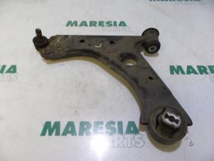 Gebruikte Draagarm onder links-voor Fiat Fiorino (225) 1.3 JTD 16V Multijet Prijs € 25,00 Margeregeling aangeboden door Maresia Parts