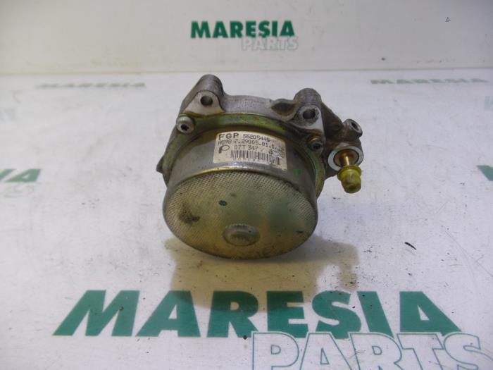 ALFA ROMEO GT 937 (2003-2010) Vacuum Pump 55205445 19517679