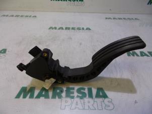 Gebruikte Sensor Gaspedaalpositie Renault Grand Scénic III (JZ) 1.6 16V Prijs € 25,00 Margeregeling aangeboden door Maresia Parts