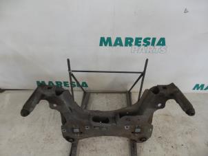 Gebruikte Subframe Renault Grand Scénic III (JZ) 1.6 16V Prijs € 105,00 Margeregeling aangeboden door Maresia Parts