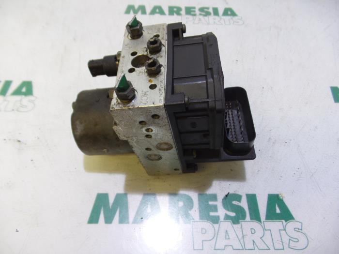 Gebruikte ABS Pomp Citroen Xsara Picasso (CH) 1.6 HDi 16V 110 Prijs € 131,25 Margeregeling aangeboden door Maresia Parts