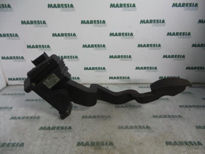 Gebruikte Gaspedaalpositie Sensor Fiat Stilo (192A/B) 2.4 20V Abarth 3-Drs. Prijs € 25,00 Margeregeling aangeboden door Maresia Parts