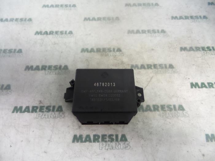 Gebruikte PDC Module Fiat Stilo (192A/B) 2.4 20V Abarth 3-Drs. Prijs € 35,00 Margeregeling aangeboden door Maresia Parts