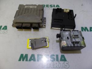 Gebruikte Computer Motormanagement Renault Laguna II (BG) 2.0 16V IDE Prijs € 236,25 Margeregeling aangeboden door Maresia Parts