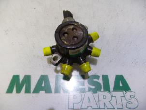 Gebruikte Injector brug Renault Scénic II (JM) 1.5 dCi 85 Prijs € 60,00 Margeregeling aangeboden door Maresia Parts