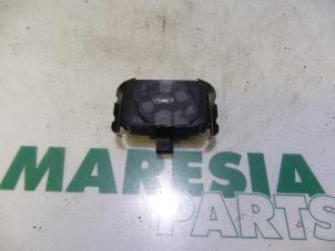 Gebruikte Sensor regen Renault Vel Satis (BJ) 2.0 16V Turbo Prijs € 35,00 Margeregeling aangeboden door Maresia Parts