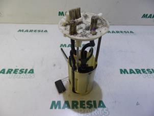 Gebruikte Tank element Pomp Lancia Thesis (841) 2.4 JTD Prijs € 105,00 Margeregeling aangeboden door Maresia Parts