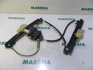Gebruikte Ruitmechaniek 2Deurs links-voor Alfa Romeo 4C (960) 1.75 TBI 16V Prijs € 157,50 Margeregeling aangeboden door Maresia Parts