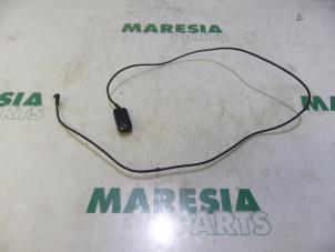 Gebruikte Antenne Alfa Romeo 4C (960) 1.75 TBI 16V Prijs € 60,00 Margeregeling aangeboden door Maresia Parts