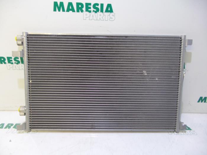 Gebruikte Airco Condensor Renault Scénic II (JM) 2.0 16V Prijs € 35,00 Margeregeling aangeboden door Maresia Parts