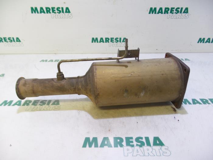 Gebruikte Roetfilter Citroen C8 (EA/EB) 2.0 HDi 16V Prijs € 131,25 Margeregeling aangeboden door Maresia Parts