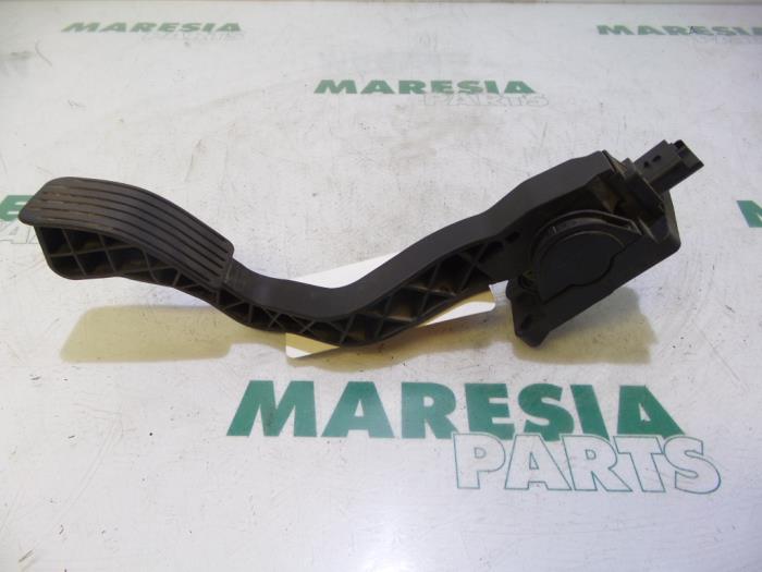 Gebruikte Sensor Gaspedaalpositie Peugeot 307 SW (3H) 2.0 HDi 110 FAP Prijs € 30,00 Margeregeling aangeboden door Maresia Parts