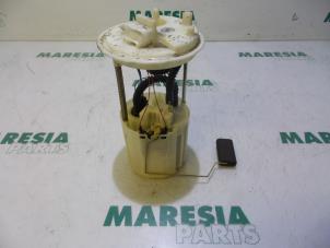 Gebruikte Brandstofpomp Elektrisch Fiat Stilo MW (192C) 1.6 16V Prijs € 20,00 Margeregeling aangeboden door Maresia Parts