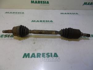 Gebruikte Steekas links-voor Fiat Stilo MW (192C) 1.6 16V Prijs € 35,00 Margeregeling aangeboden door Maresia Parts