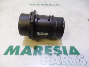 Gebruikte Luchthoeveelheidsmeter Renault Espace (JK) 2.2 dCi 16V Prijs € 35,00 Margeregeling aangeboden door Maresia Parts