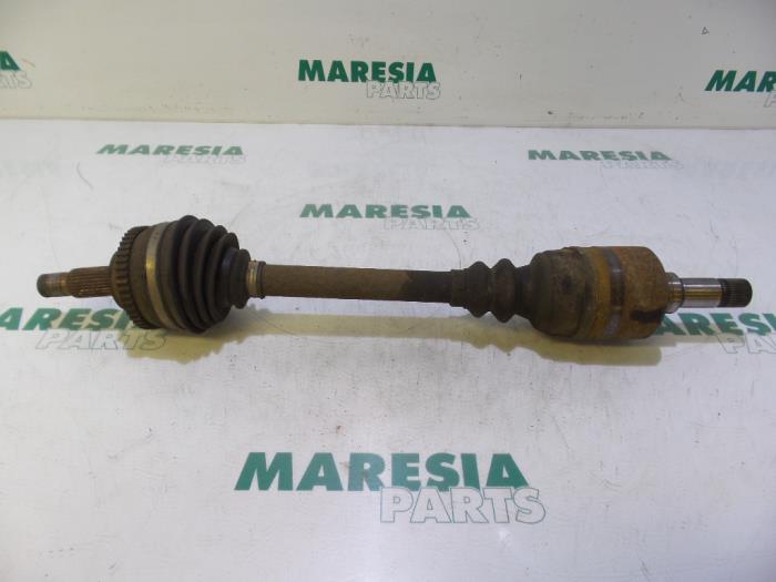 Gebruikte Aandrijfas links-voor Citroen Evasion 2.0 CT SX,VSX Turbo Prijs € 105,00 Margeregeling aangeboden door Maresia Parts