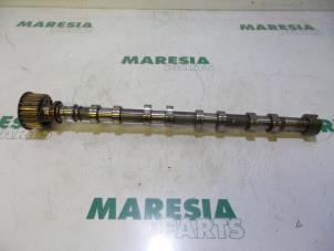 Gebruikte Nokkenas Renault Espace (JK) 2.2 dCi 16V Prijs € 75,00 Margeregeling aangeboden door Maresia Parts