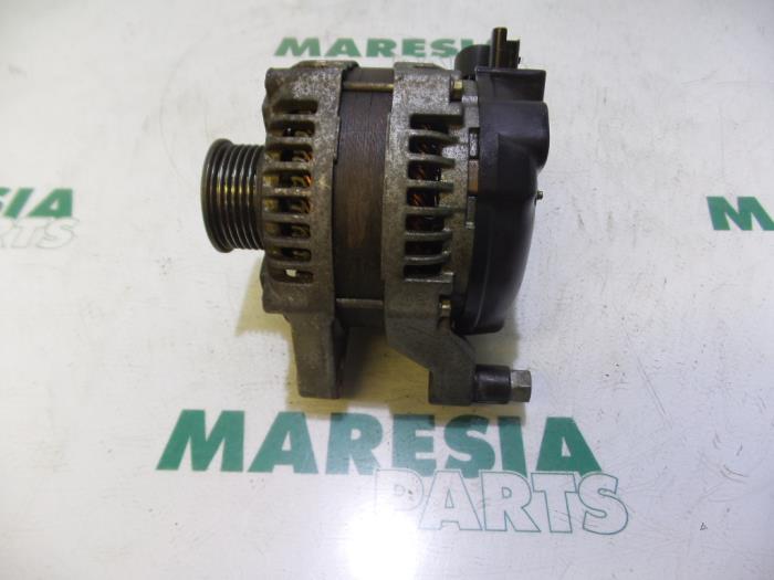 Gebruikte Dynamo Peugeot 206 (2A/C/H/J/S) 1.4 HDi Prijs € 39,99 Margeregeling aangeboden door Maresia Parts