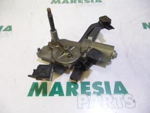 Gebruikte Ruitenwissermotor achter Peugeot 207/207+ (WA/WC/WM) 1.6 HDi 16V Prijs € 35,00 Margeregeling aangeboden door Maresia Parts